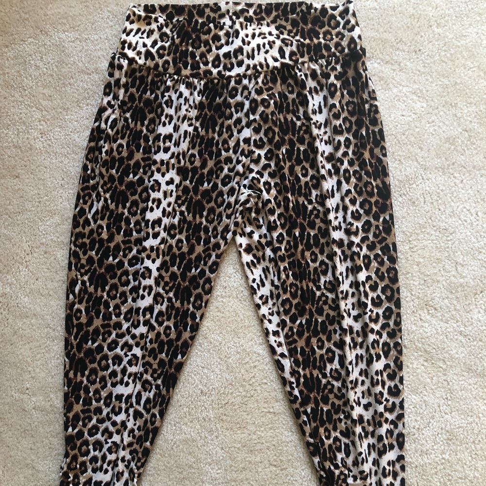 Sensational Collection cheetah spandex pants